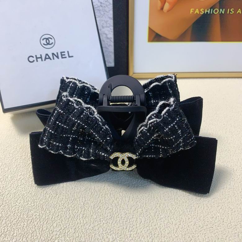 Chanel Hair Grab Clip  (1)